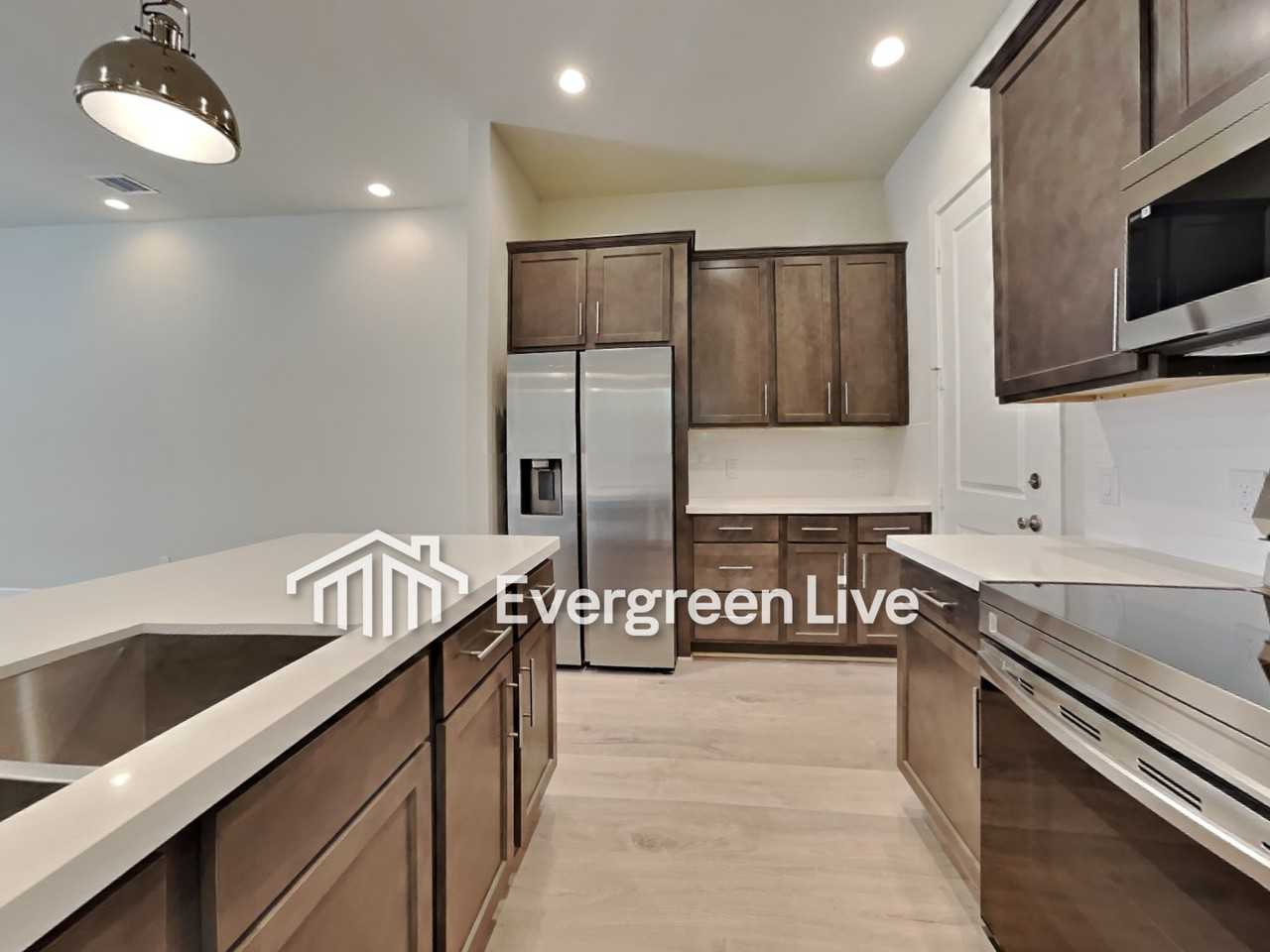 5710 Quinn Landing Ln - Photo 2 of 13