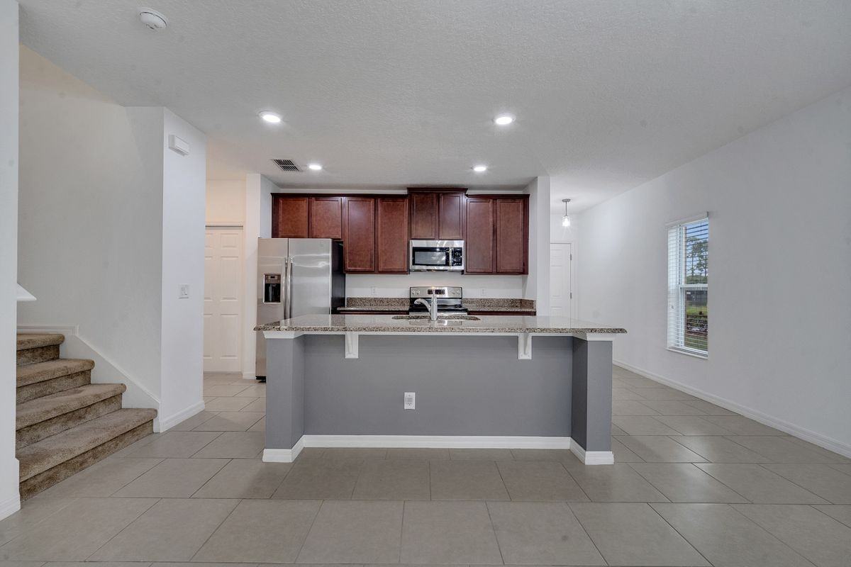 1212 Pensacola Ct - Photo 3 of 11