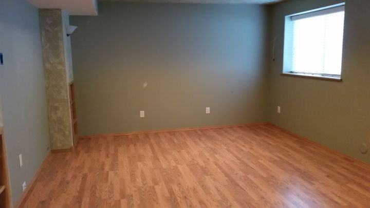 1270 Poe St - Photo 4 of 7
