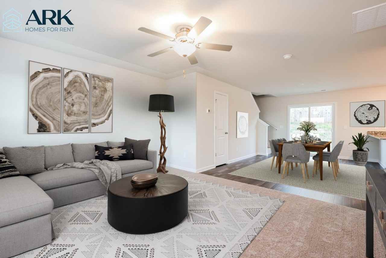 2094 Southlea Dr - Photo 3 of 27