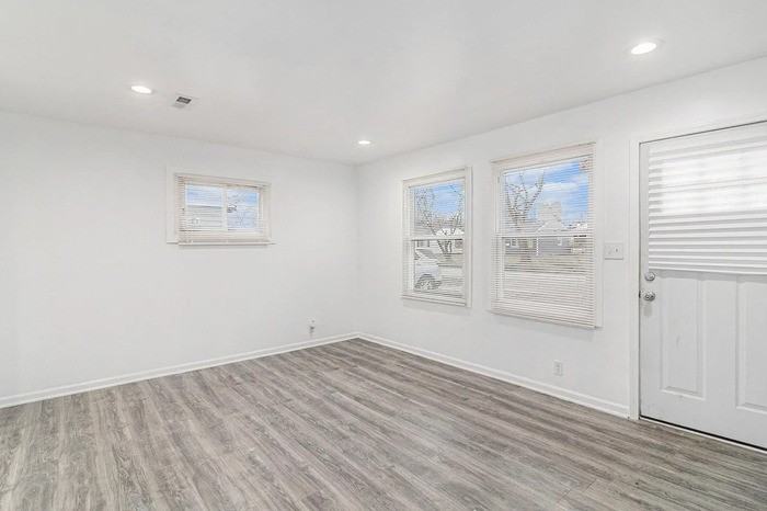 1996 Central Dr - Photo 2 of 14