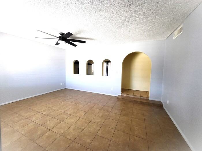 11616 N 49th Dr - Photo 3 of 13