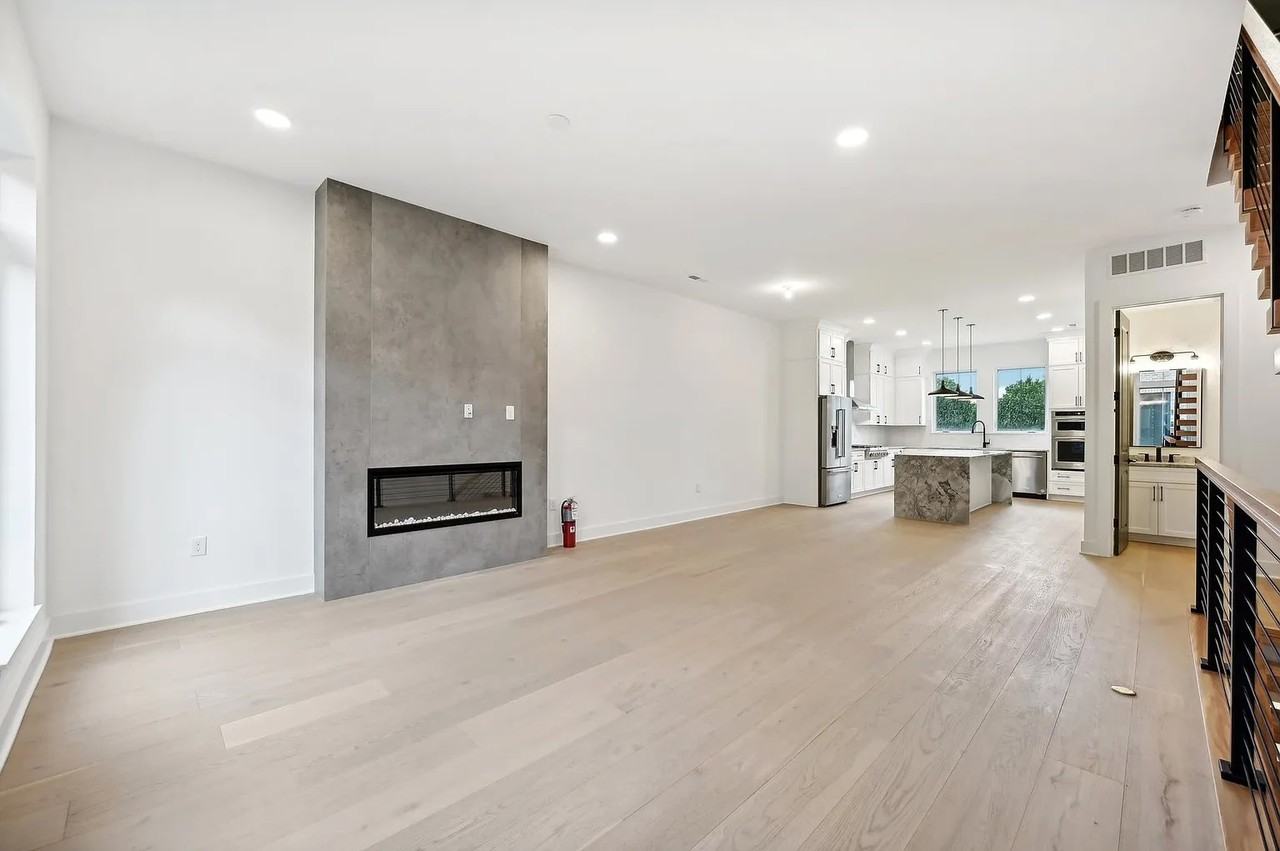 526 Riverfront Ln #1 - Photo 4 of 42