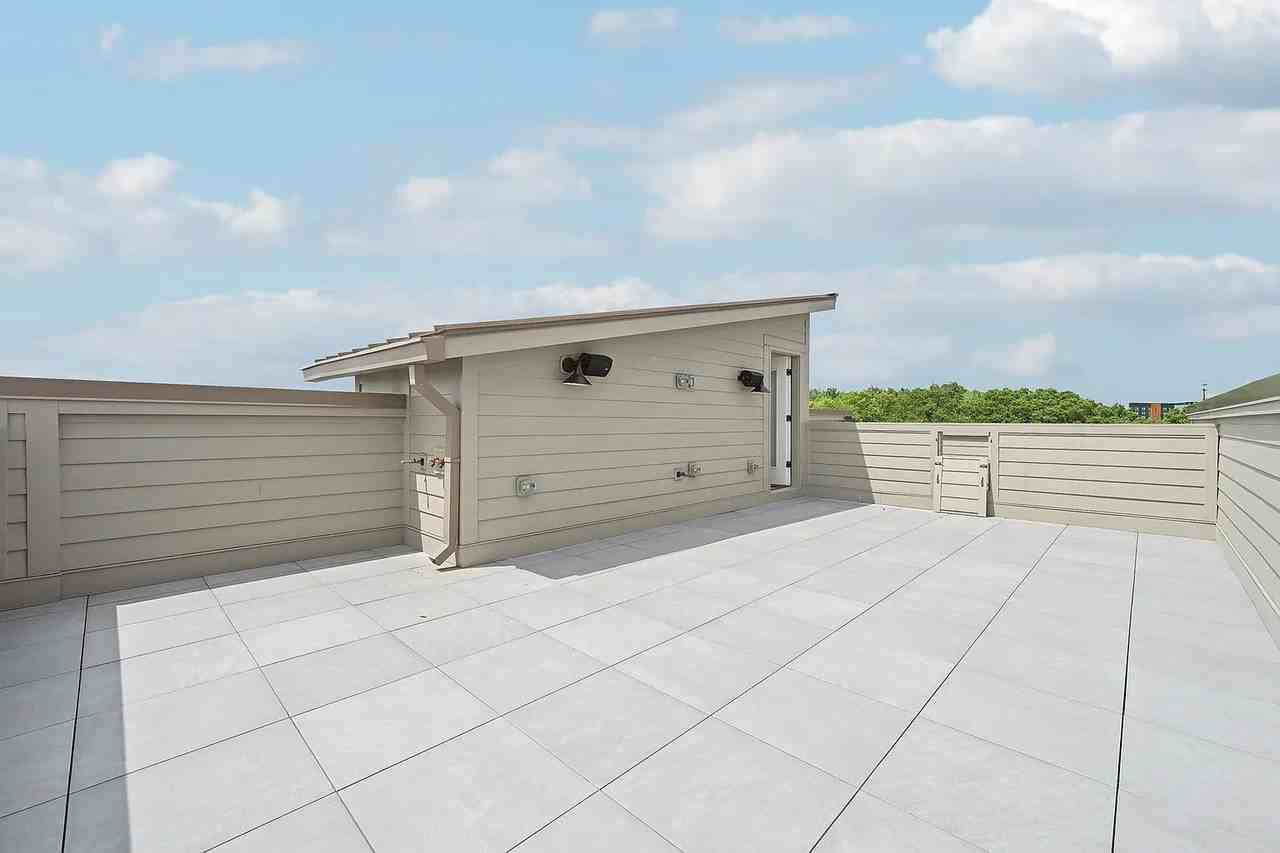 526 Riverfront Ln #1 - Photo 7 of 42