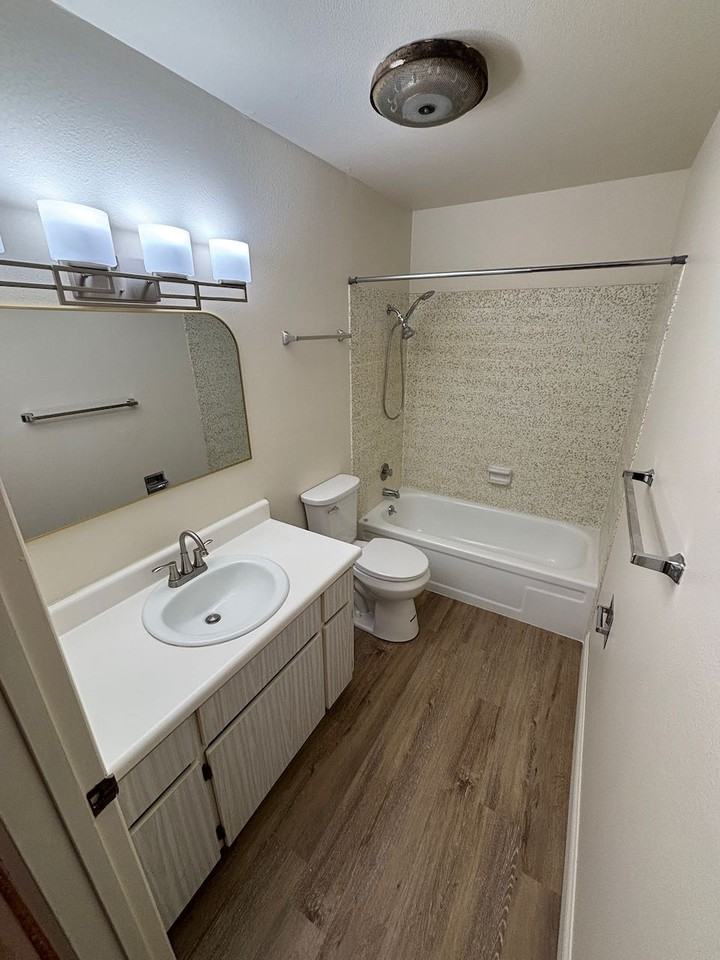 410 W Winnie Ln #25