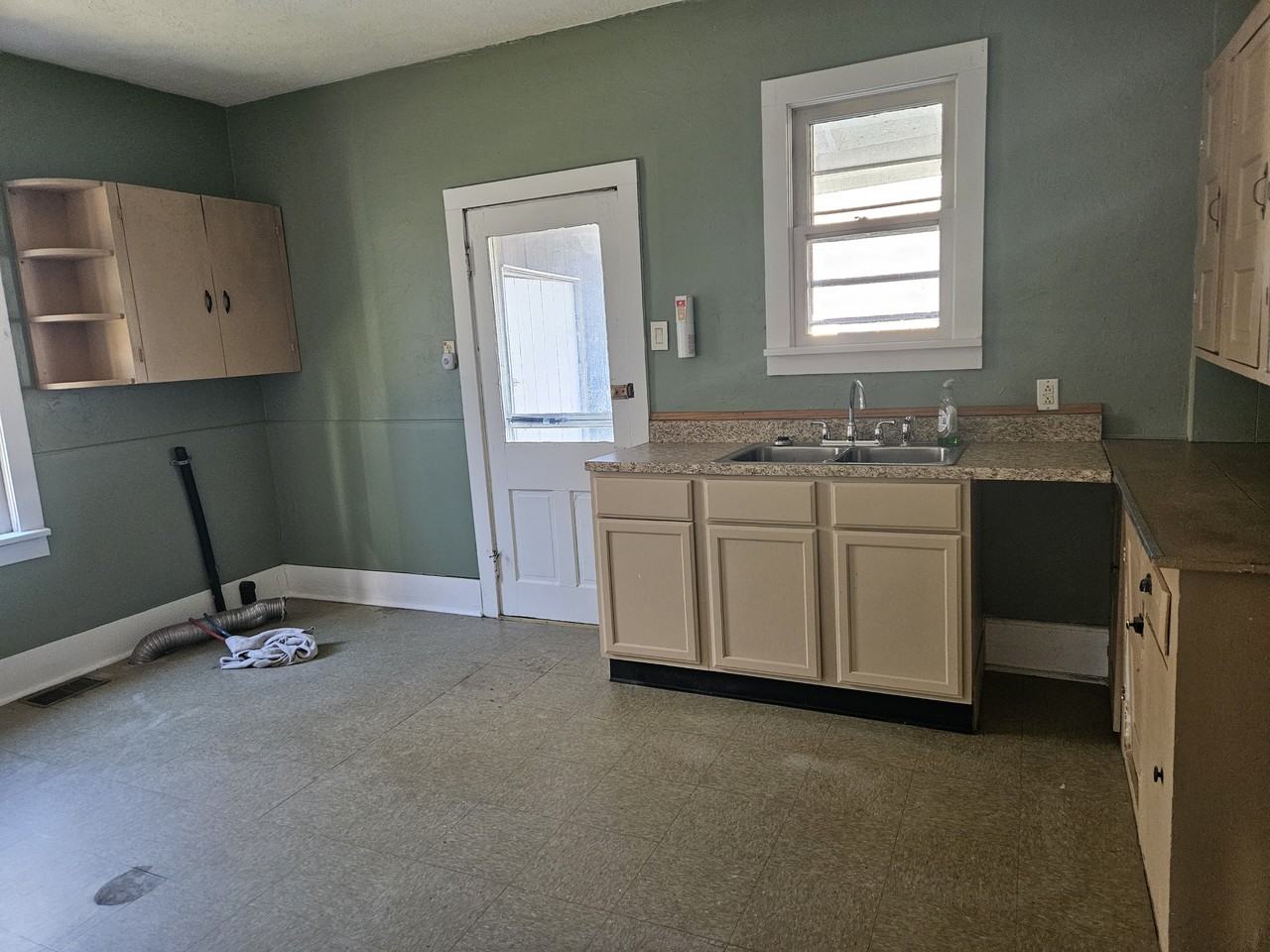 567 W Main St #567 - Photo 3 of 6