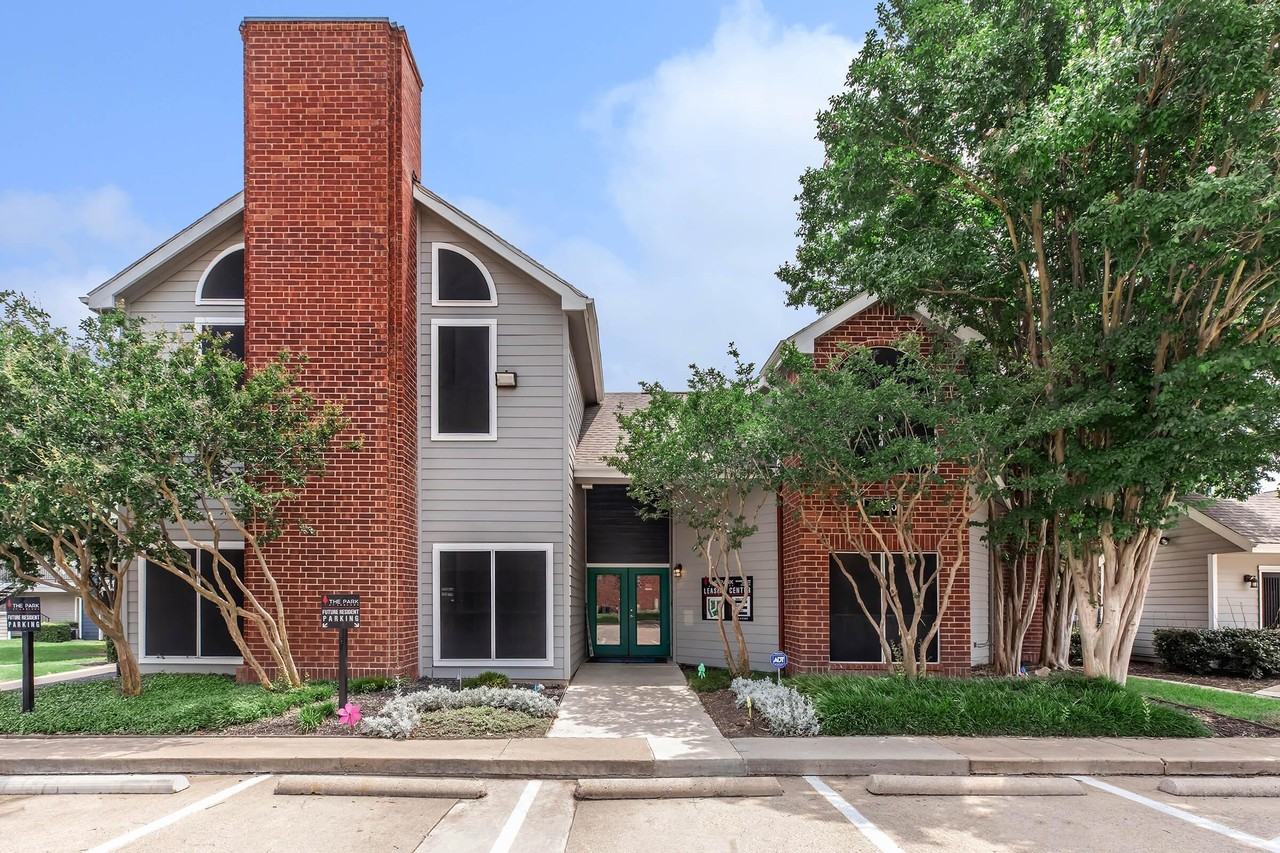 Park at Leblanc - Photo 3 of 52