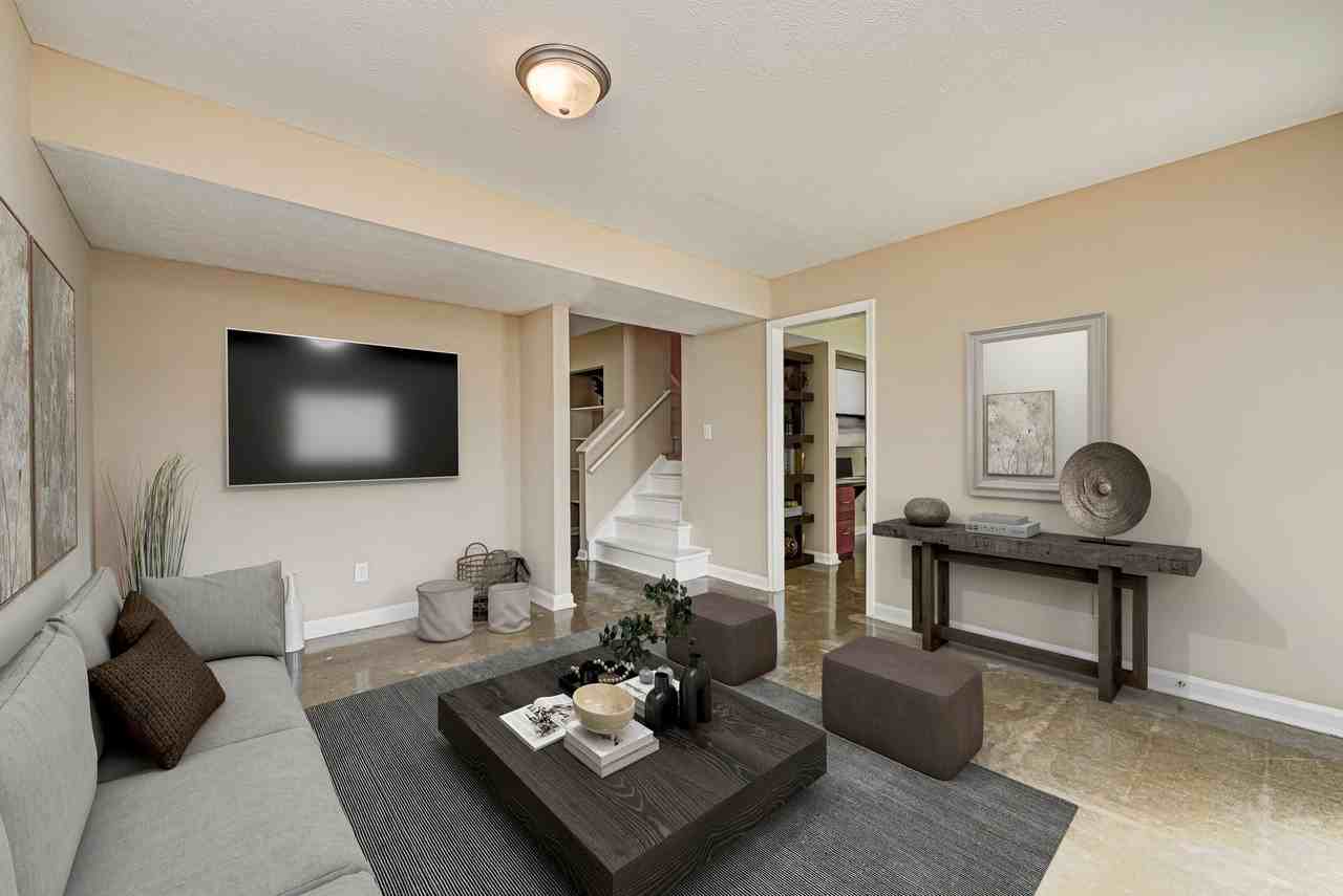 549 N Senate Ave - Photo 4 of 50