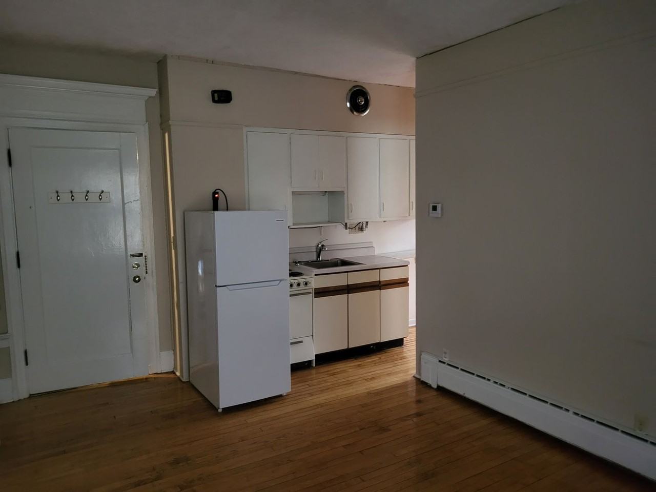 529 North Pinckney Street - Photo 2 of 21