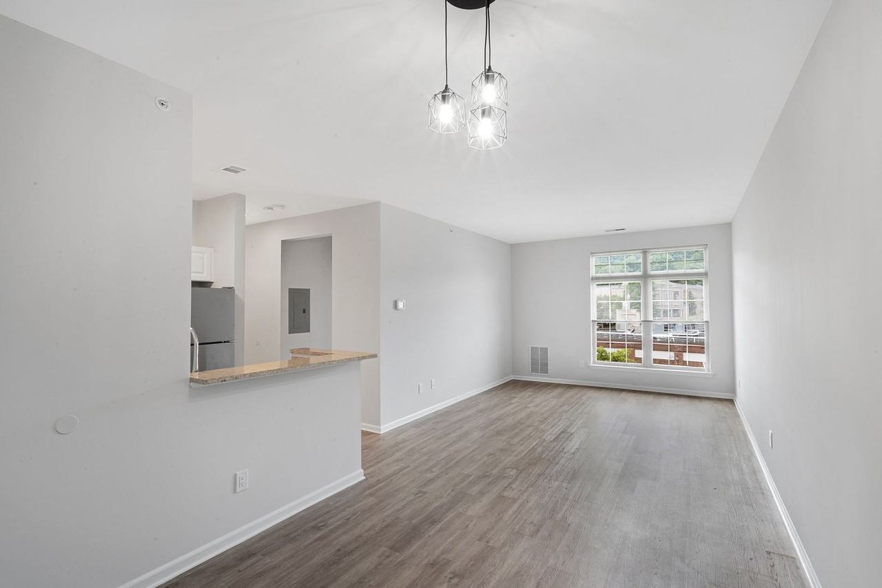 BELLCLAIRE, LLC - Photo 2 of 9