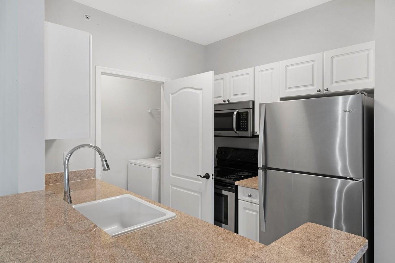 BELLCLAIRE, LLC - Photo 4 of 9