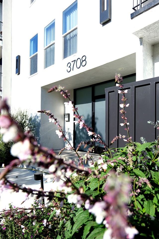 w3708 - Photo 2 of 16