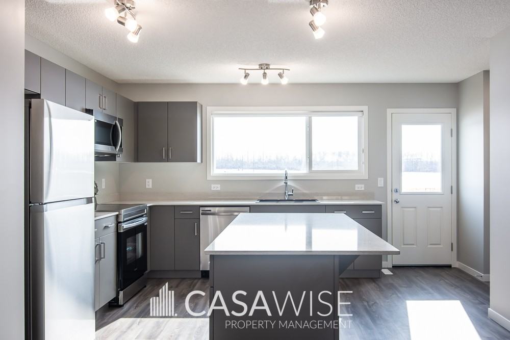 6231 176 Ave Nw #MAIN - Photo 3 of 17