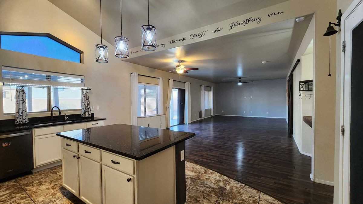 43274 W Kimberly St - Photo 4 of 23