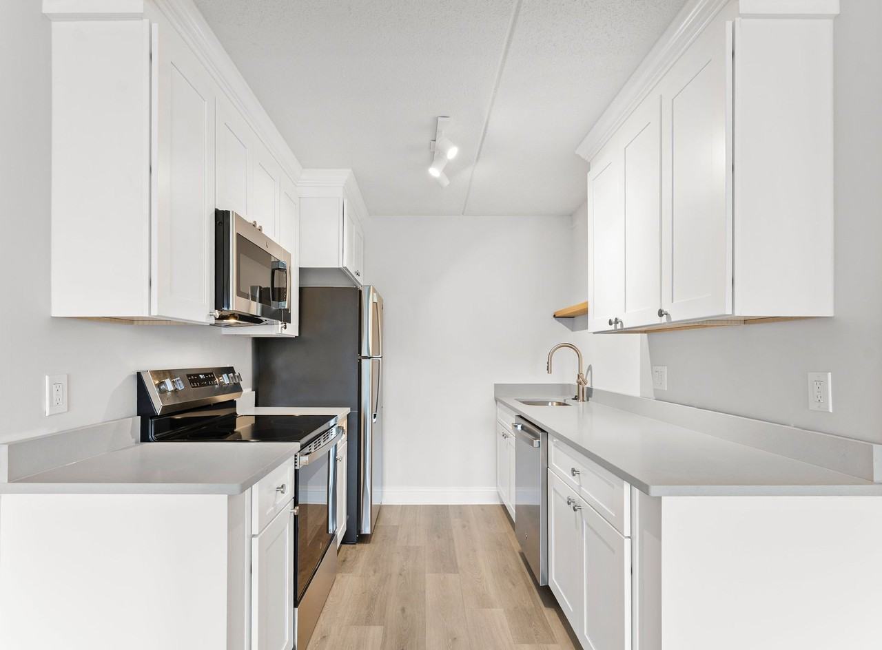 Whitney Towers - Photo 2 of 45