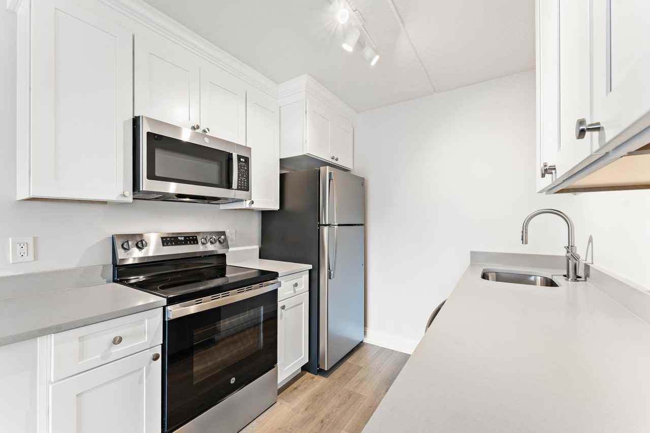 Whitney Towers - Photo 6 of 45