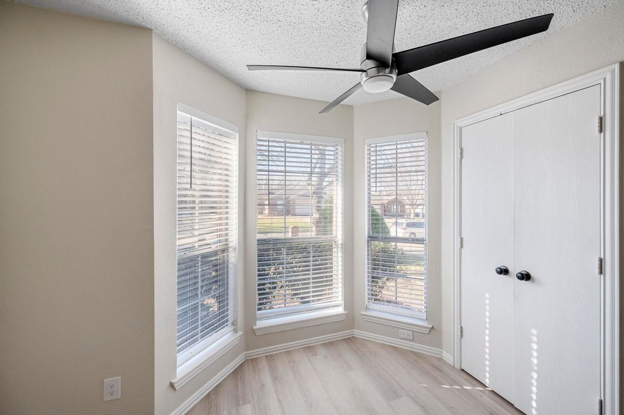 4913 Mountain Ridge Ln - Photo 4 of 19