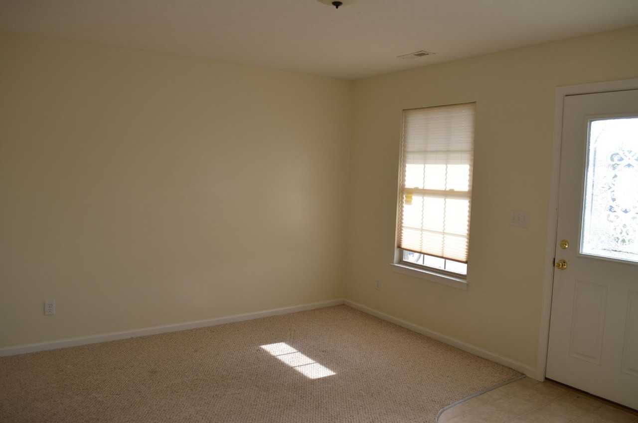 151 Turner Ave - Photo 3 of 16