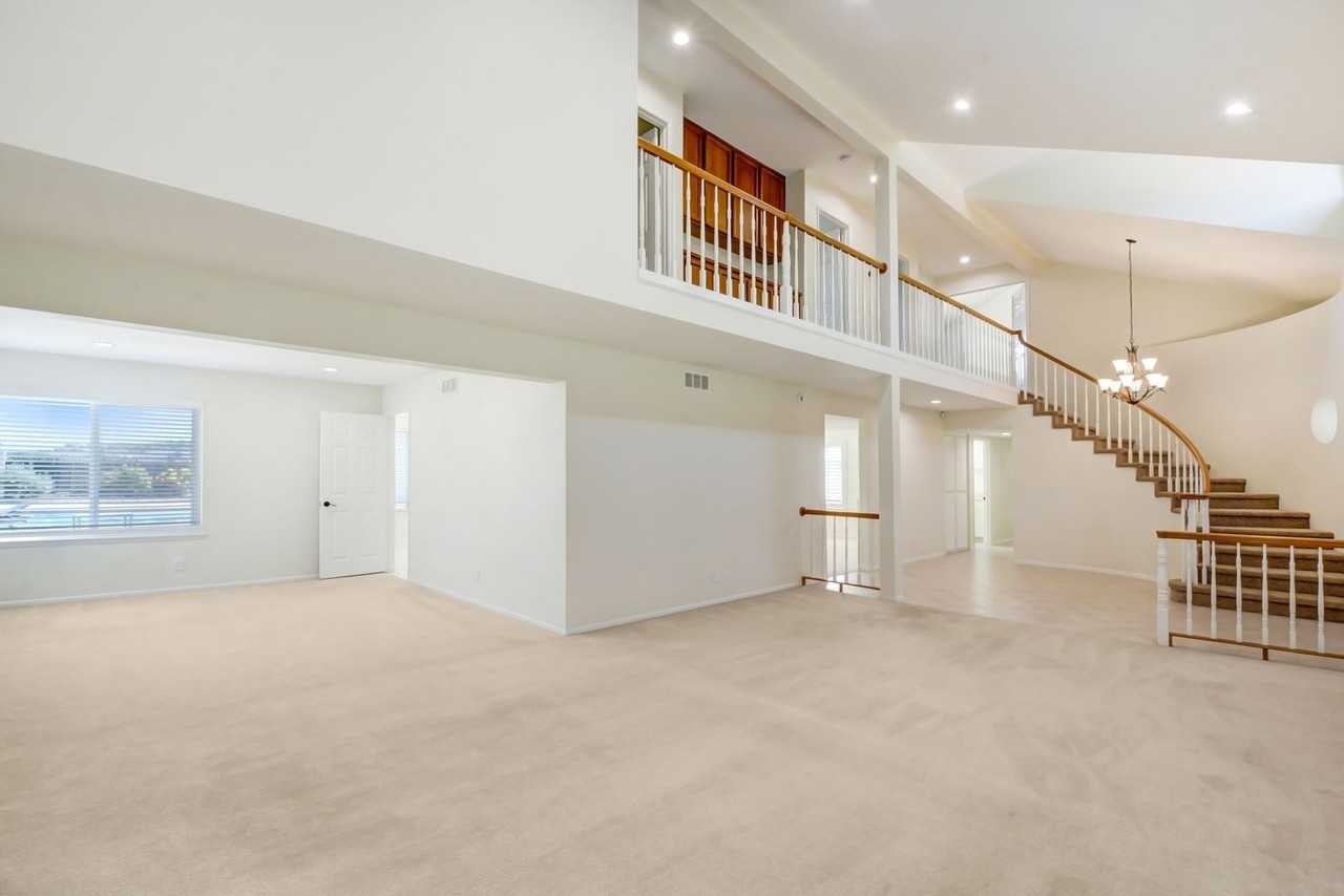 1140 Regal Canyon Dr - Photo 2 of 20