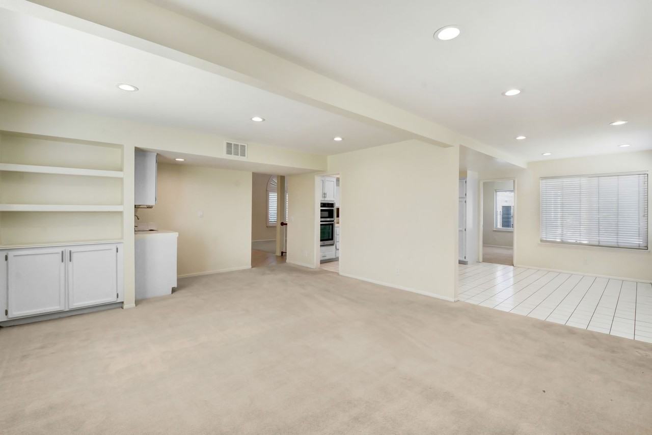 1140 Regal Canyon Dr - Photo 5 of 20