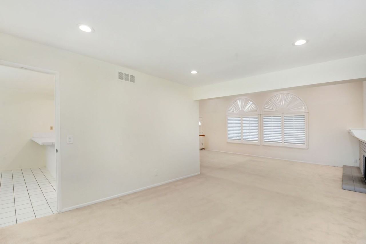 1140 Regal Canyon Dr - Photo 7 of 20