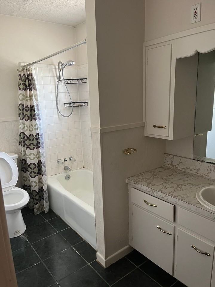 156 Lindsey Cir - Photo 6 of 9