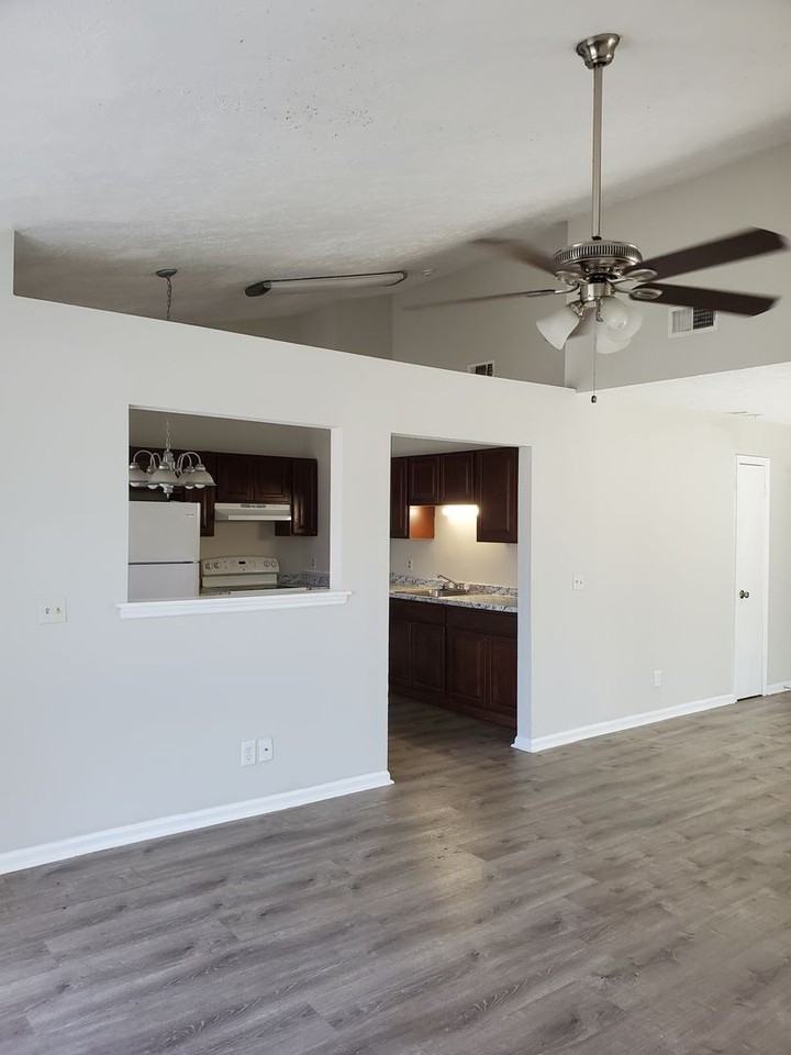 26 N Berwick Dr - Photo 3 of 20