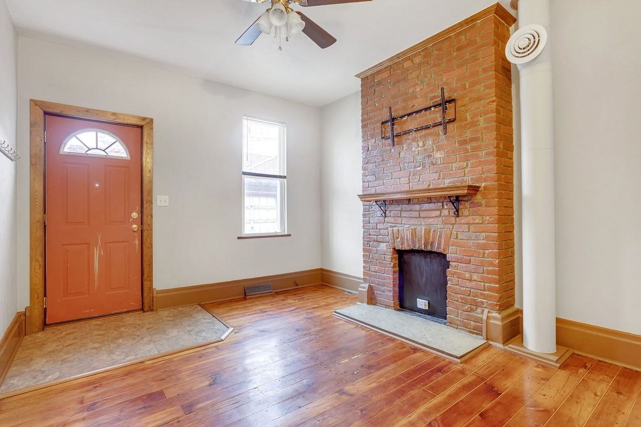 5156 Dresden Way - Photo 2 of 12