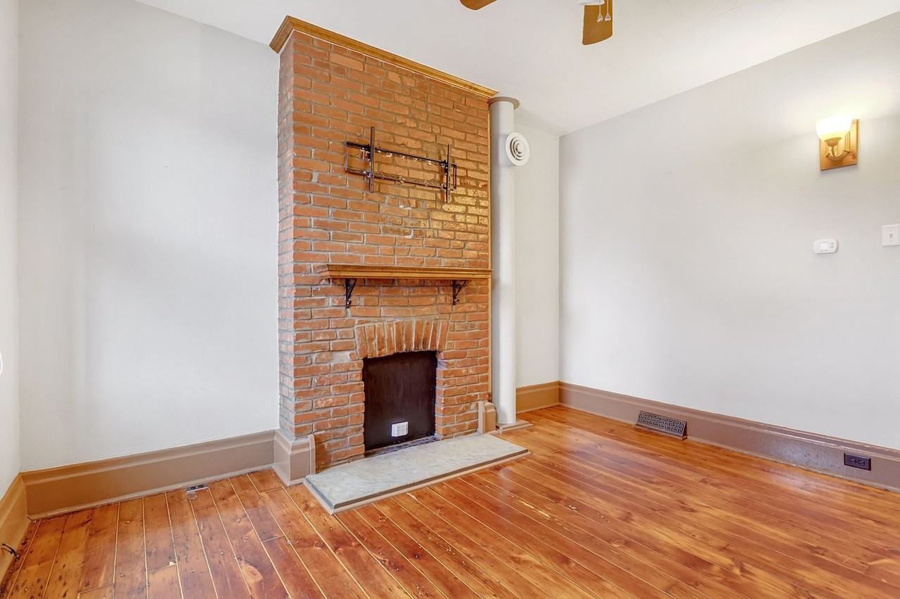 5156 Dresden Way - Photo 3 of 12