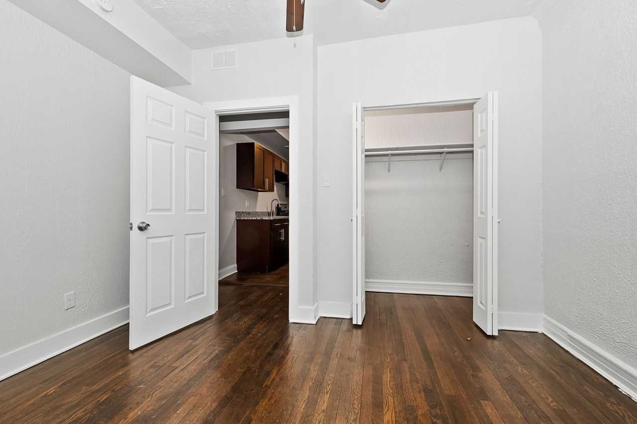 11258-60 S. Vernon Avenue - Photo 3 of 22