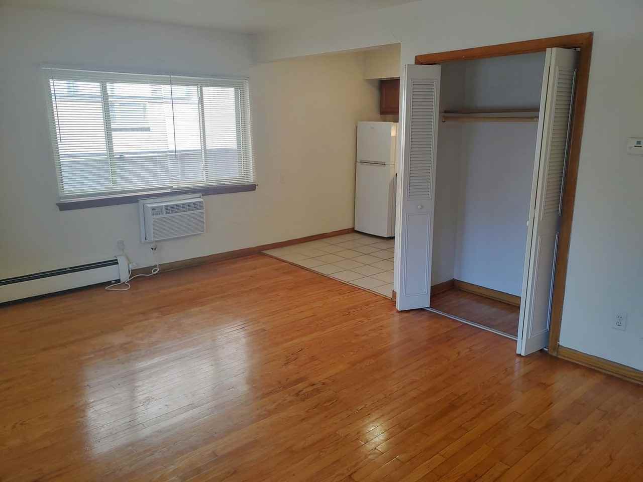 1112 Knapp - Photo 3 of 42