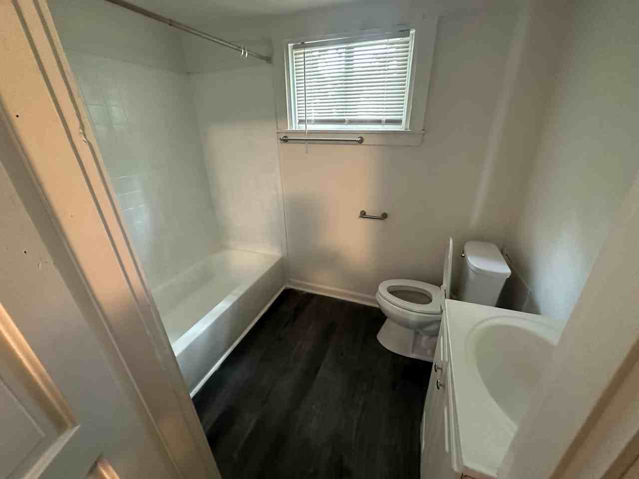 1634 Dewey Ave - Photo 5 of 15