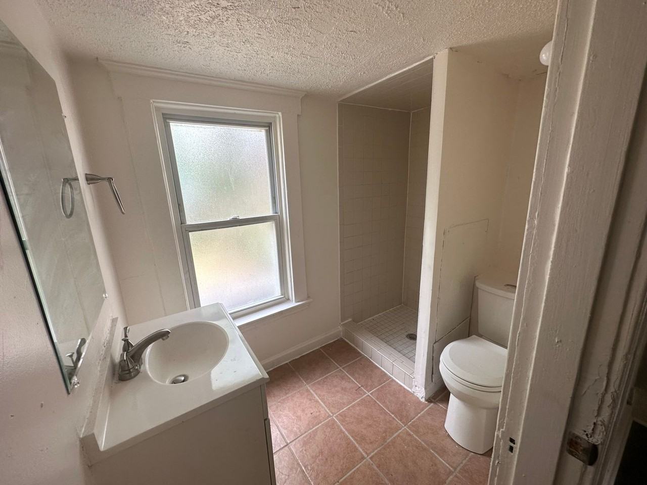 1634 Dewey Ave - Photo 6 of 15