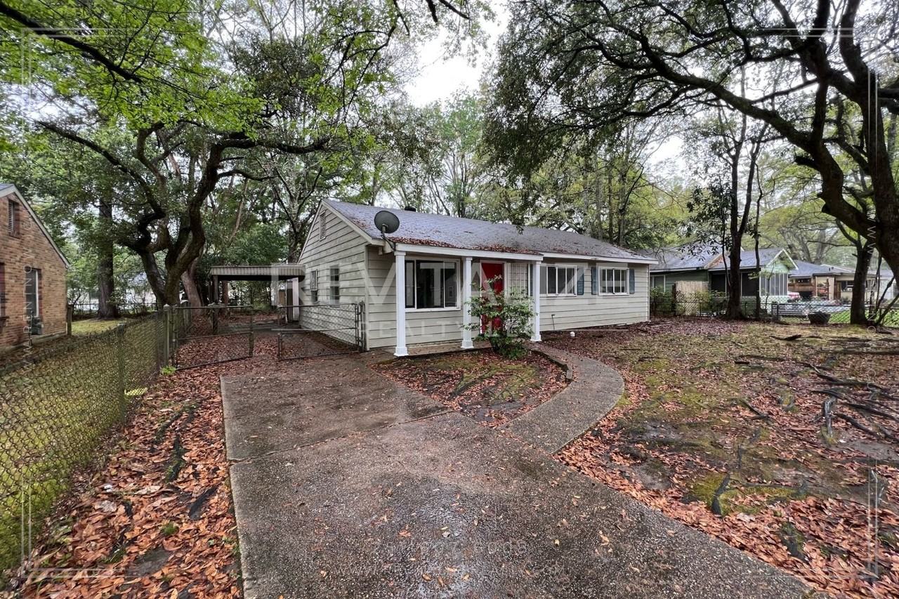 3051 Westgate St - Photo 2 of 10
