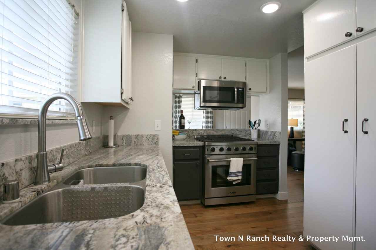 10170 Palm Glen Dr #47 - Photo 5 of 20