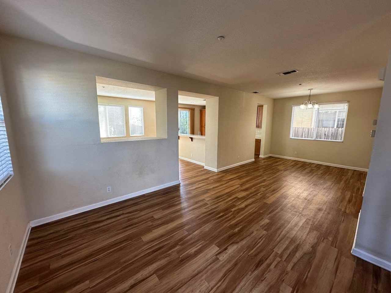 218 Whispering Oaks Ct - Photo 2 of 14