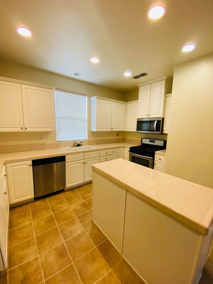 620 Candela Cir - Photo 7 of 30