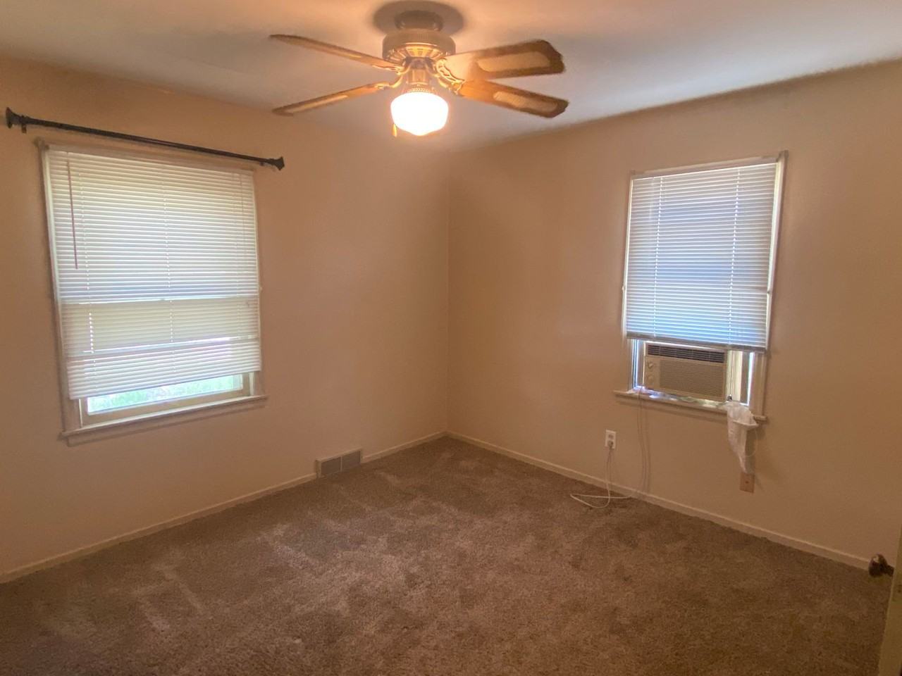916 12th Ave N - Photo 6 of 15