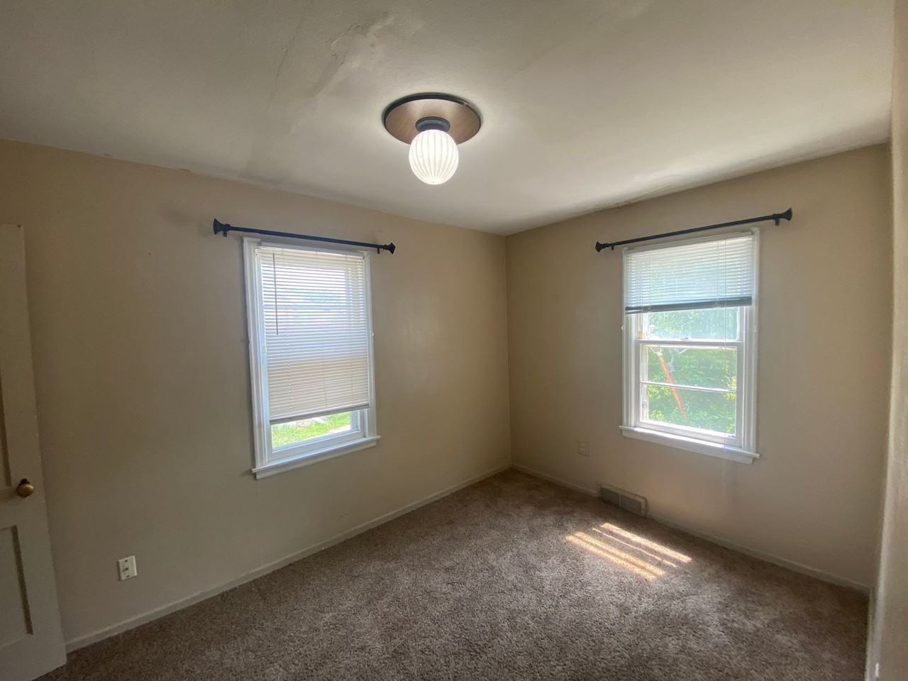 916 12th Ave N - Photo 7 of 15