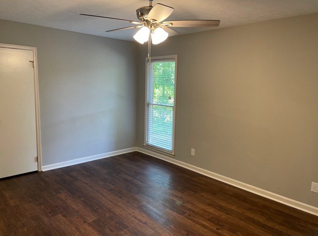 558 Pride Ave - Photo 6 of 9