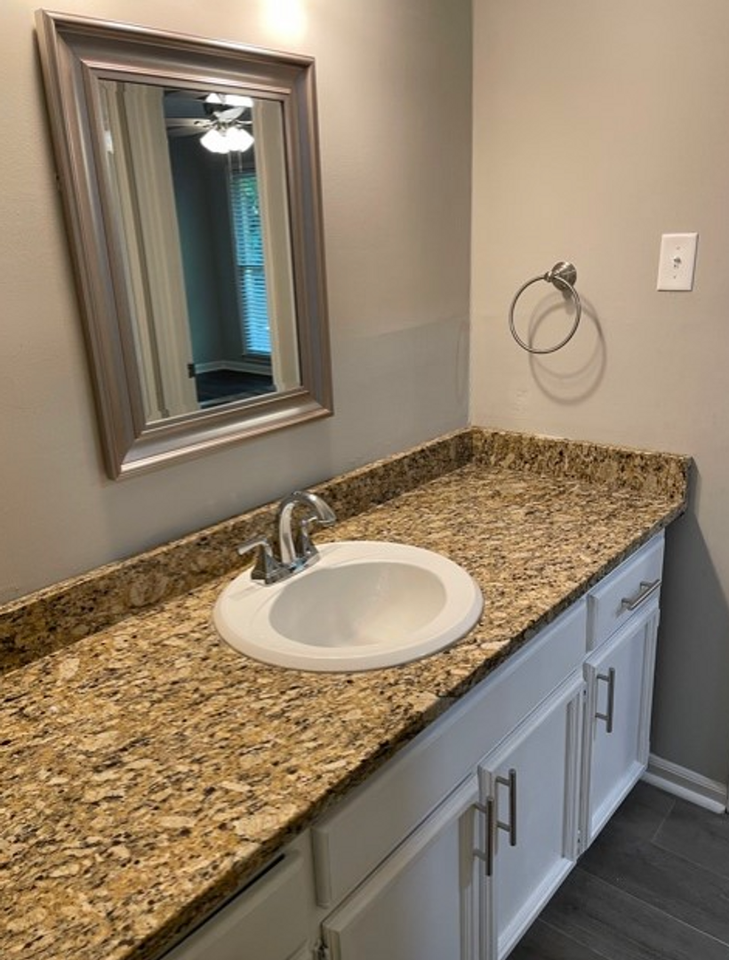 558 Pride Ave - Photo 7 of 9