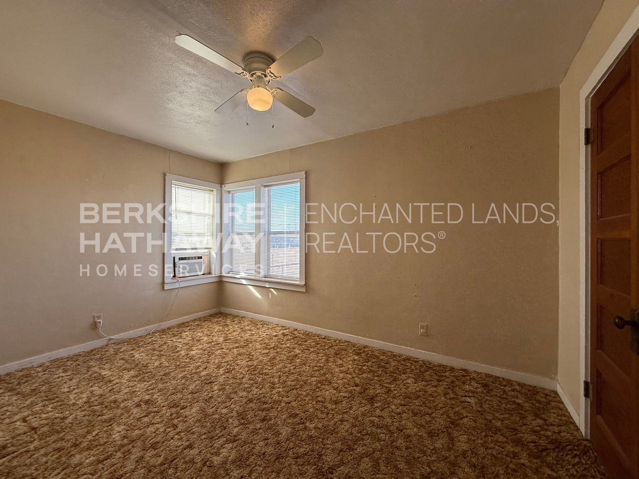 812 Badger St - Photo 7 of 12