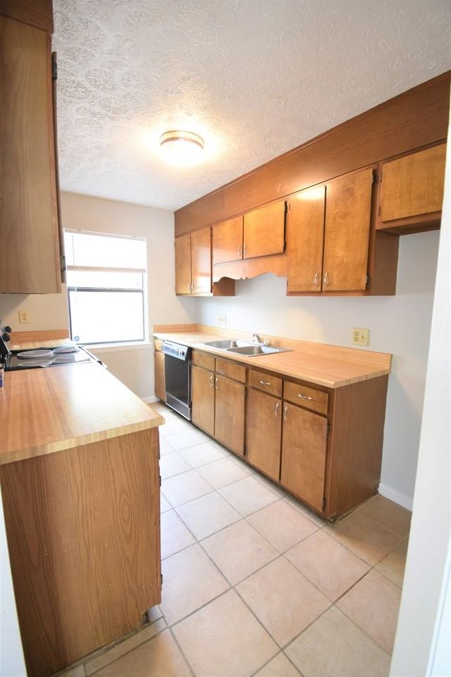 3563 Rolls Ave - Photo 6 of 15