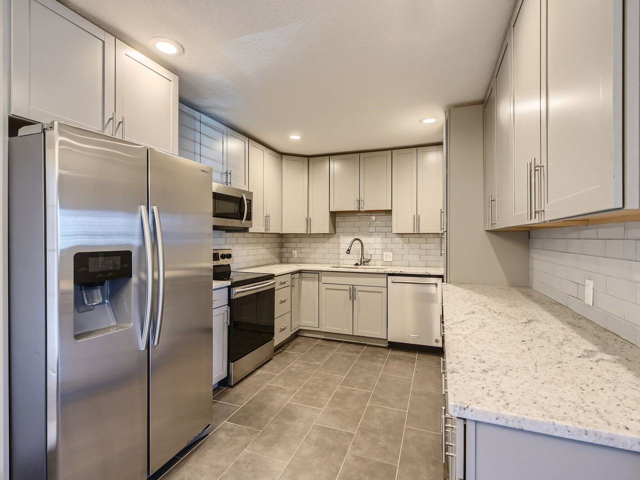 1673 S Michigan Way - Photo 3 of 11