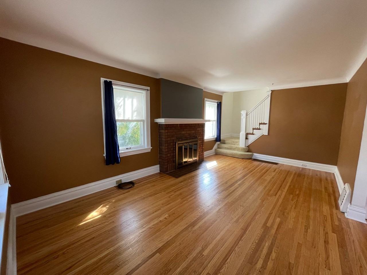 226 W Kent Rd - Photo 2 of 25