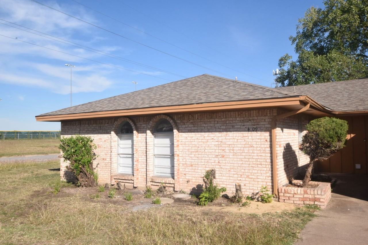 4009 Altamesa Blvd - Photo 2 of 19