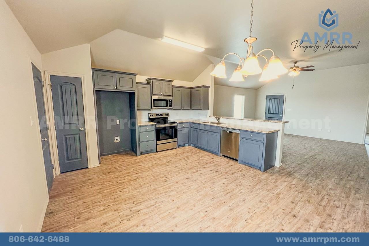 708 Hillshire Ave - Photo 4 of 18