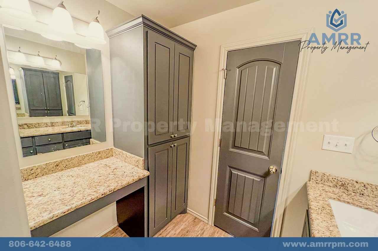 708 Hillshire Ave - Photo 5 of 18