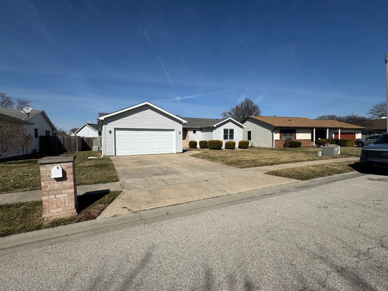 111 W Sherry Dr - Photo 2 of 26