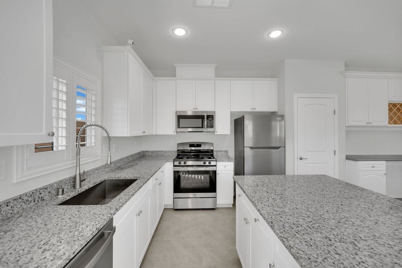 5879 Alcott Grove Ct - Photo 7 of 35